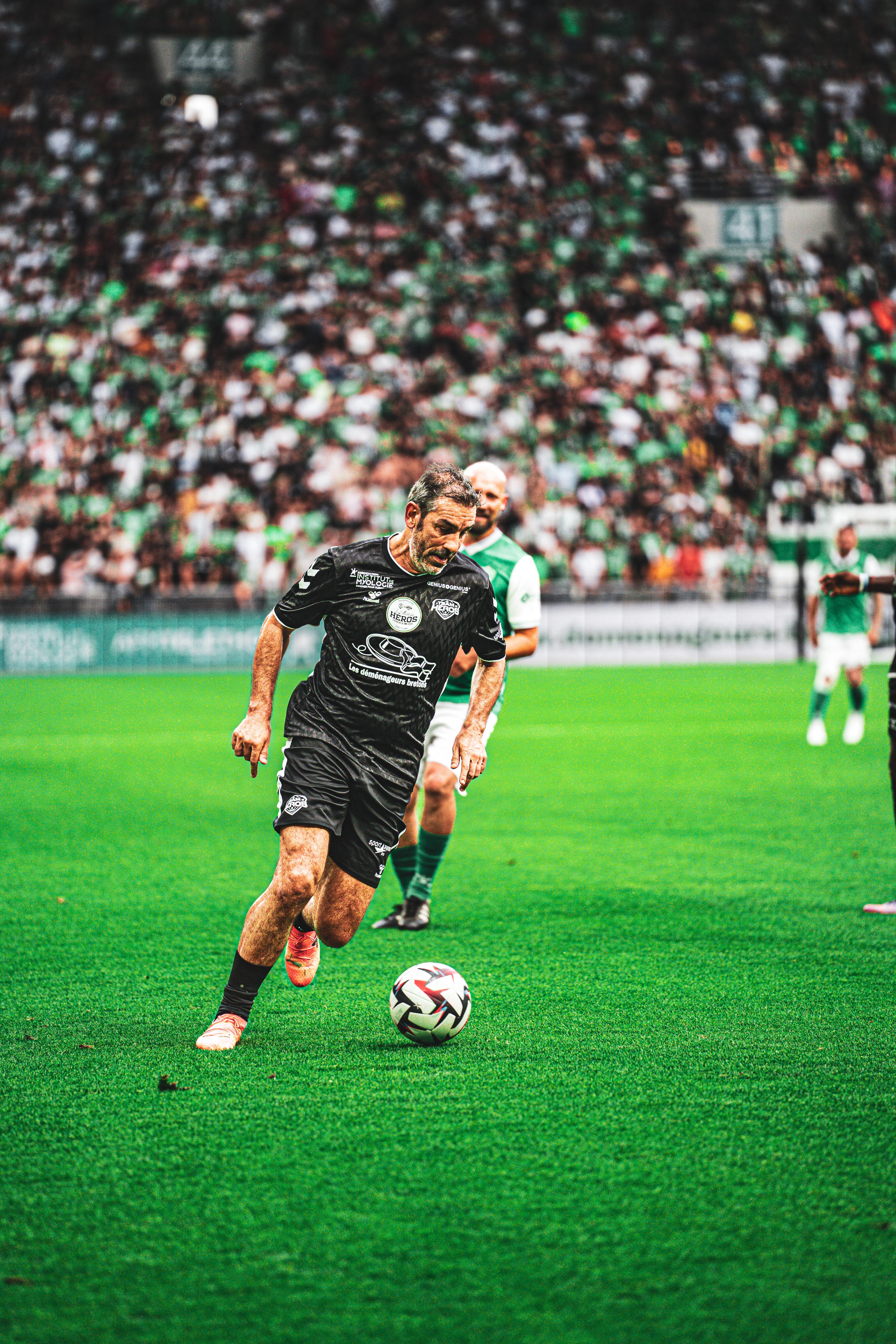 Robert Pires portrait 1